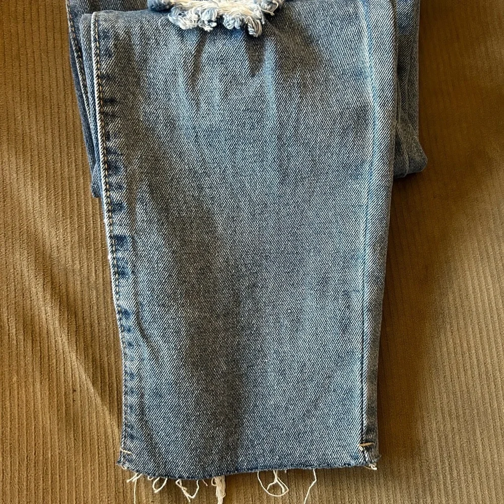 Almost Famous Boyfriend Distressed Jeans Sz 3 NWT - Picture 8 of 11